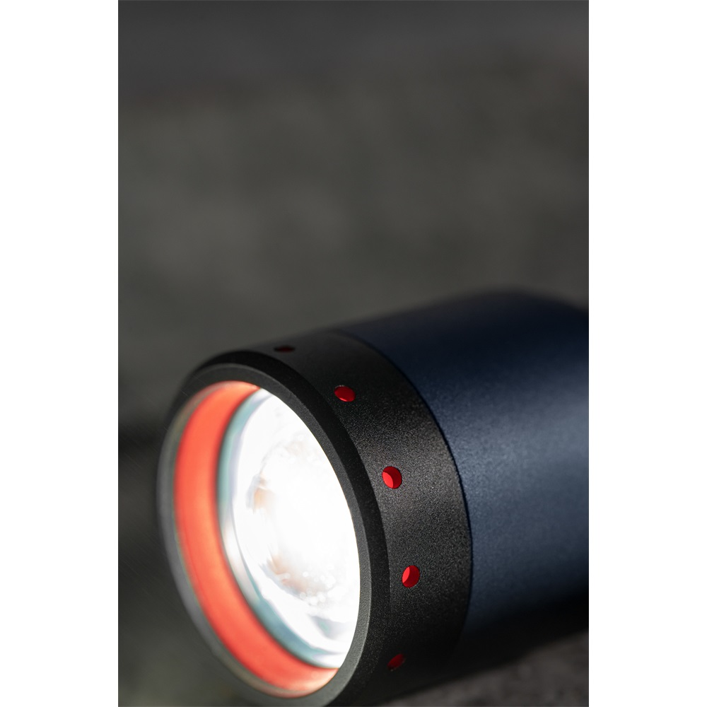LEDLENSER_P7R_toltheto_LED_lampa_2000lm_320m_503265_Li-ion_Limited-i226973.jpg