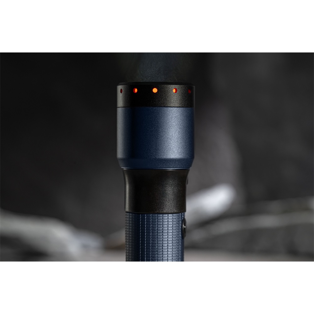 LEDLENSER_P7R_toltheto_LED_lampa_2000lm_320m_503265_Li-ion_Limited-i226979.jpg